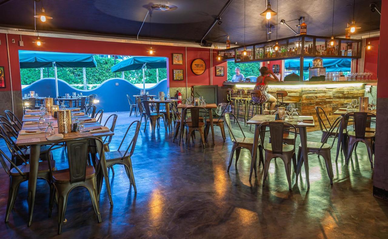 Hotel Courtyard By Marriott Bridgetown, Barbados Esterno foto