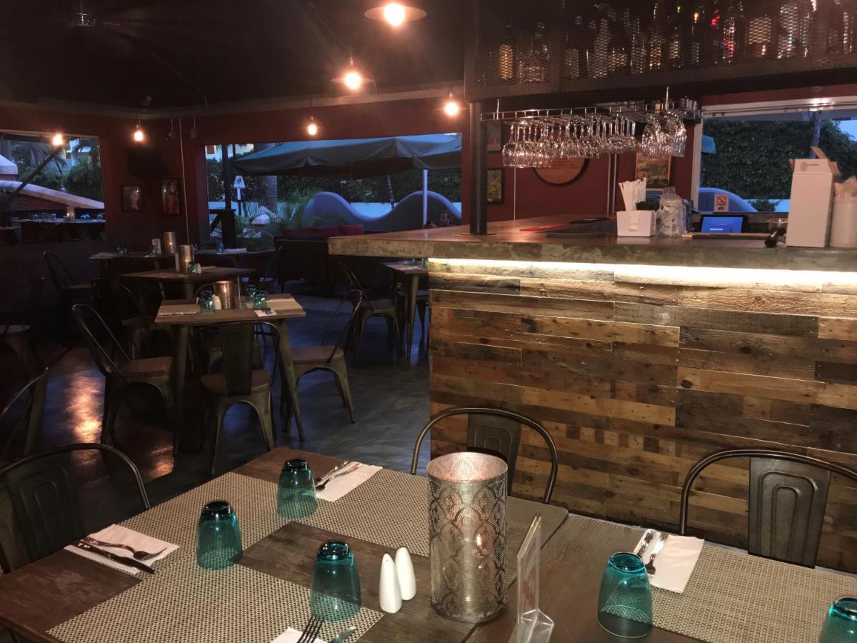 Hotel Courtyard By Marriott Bridgetown, Barbados Esterno foto