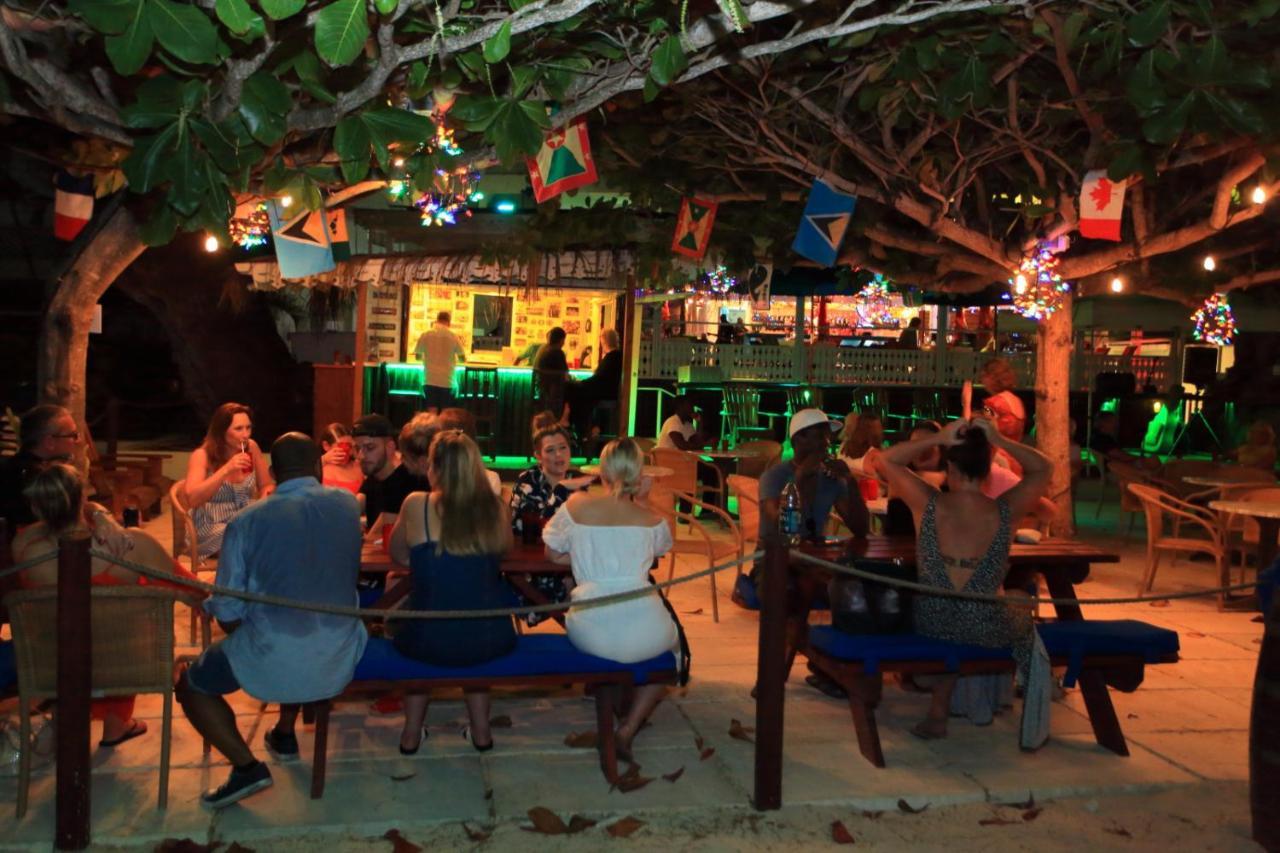 Hotel Courtyard By Marriott Bridgetown, Barbados Esterno foto