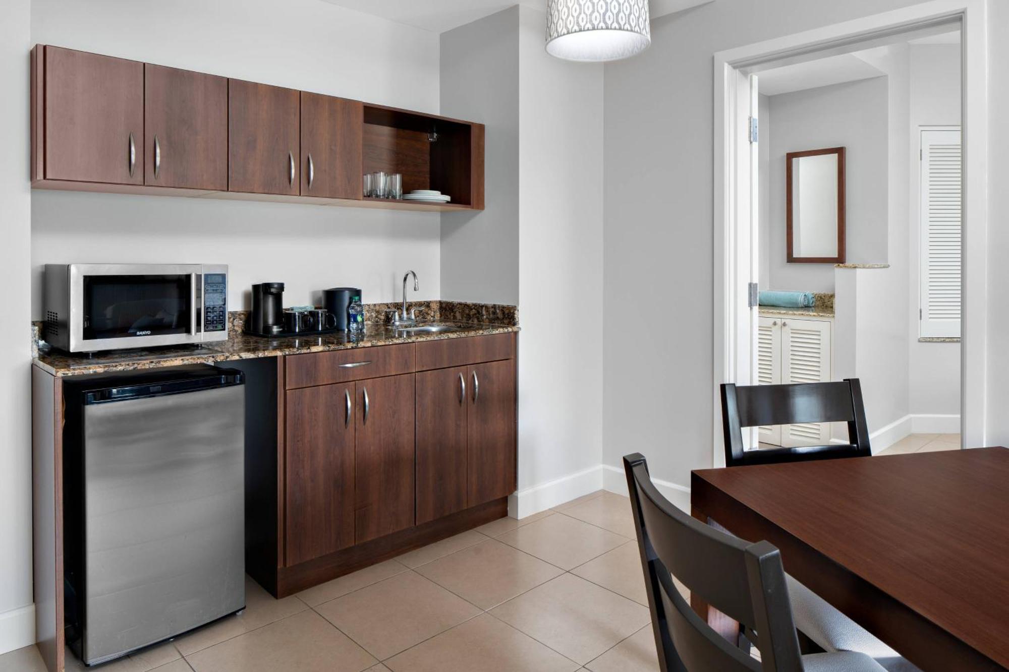 Hotel Courtyard By Marriott Bridgetown, Barbados Esterno foto