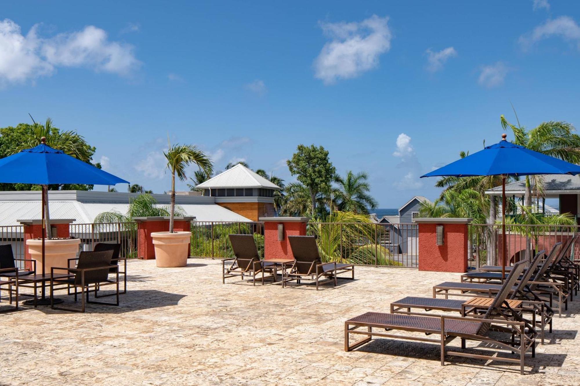 Hotel Courtyard By Marriott Bridgetown, Barbados Esterno foto