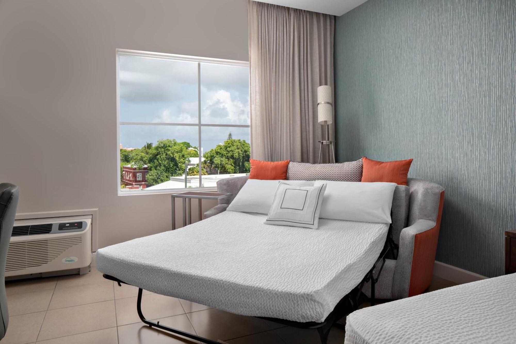 Hotel Courtyard By Marriott Bridgetown, Barbados Esterno foto