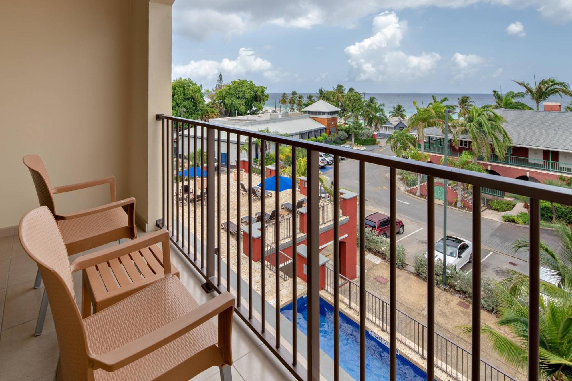 Hotel Courtyard By Marriott Bridgetown, Barbados Esterno foto